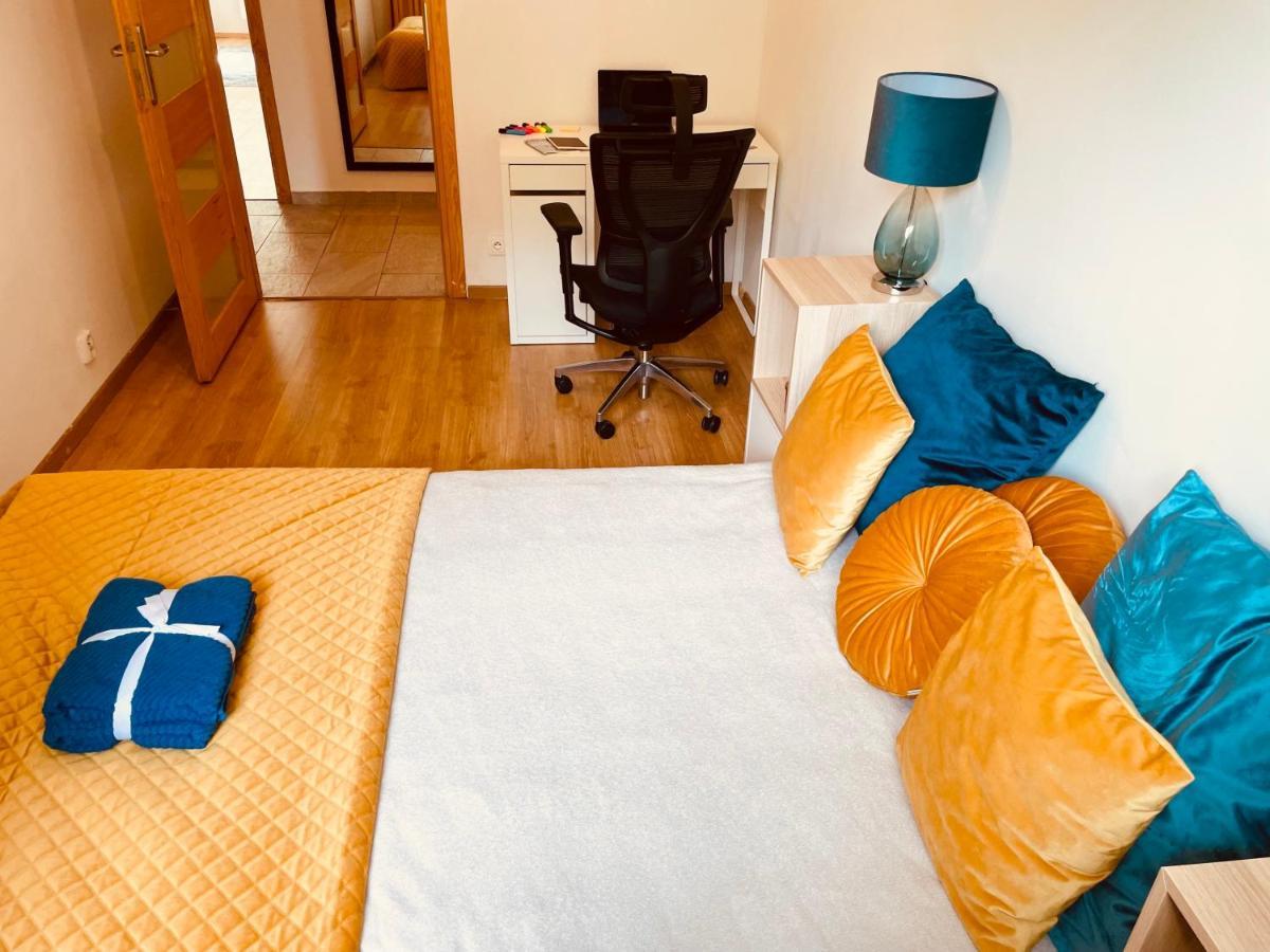 Luxury 4-Bedroom Apartment In Centre - Self-Check In & Fast Wifi Warszawa Zewnętrze zdjęcie