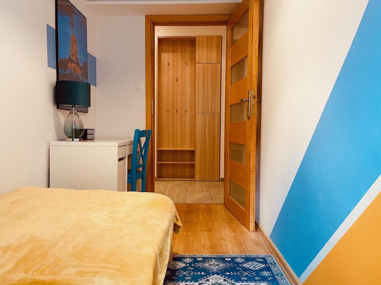 Luxury 4-Bedroom Apartment In Centre - Self-Check In & Fast Wifi Warszawa Zewnętrze zdjęcie