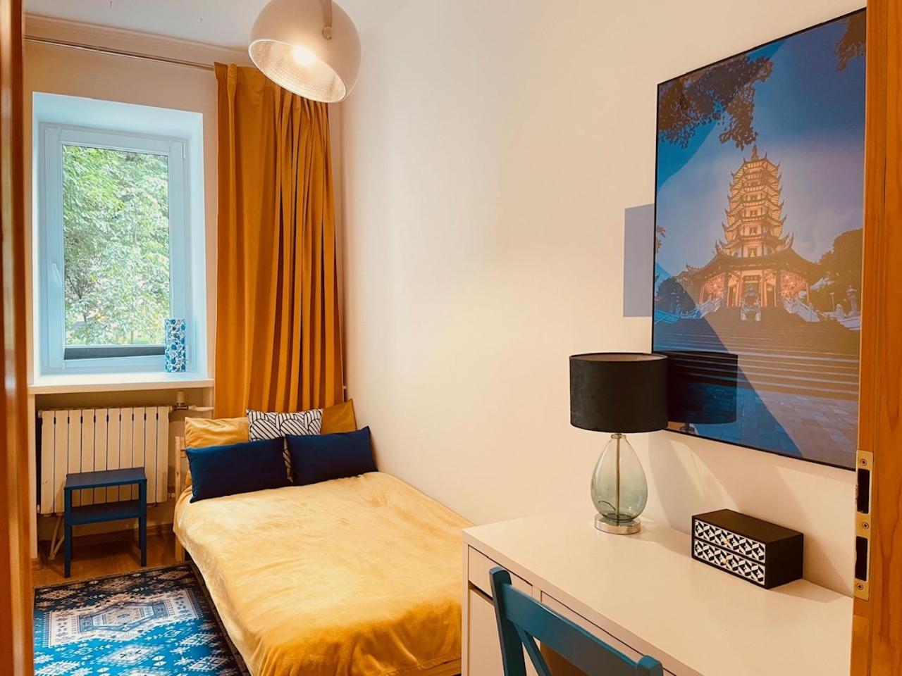 Luxury 4-Bedroom Apartment In Centre - Self-Check In & Fast Wifi Warszawa Zewnętrze zdjęcie