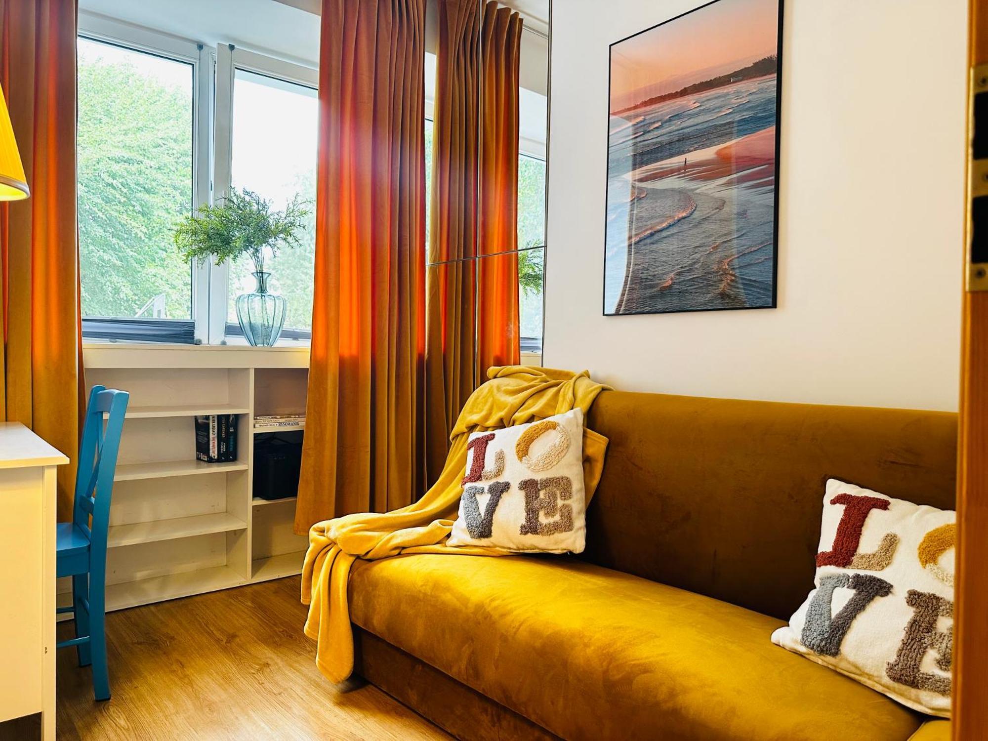Luxury 4-Bedroom Apartment In Centre - Self-Check In & Fast Wifi Warszawa Zewnętrze zdjęcie